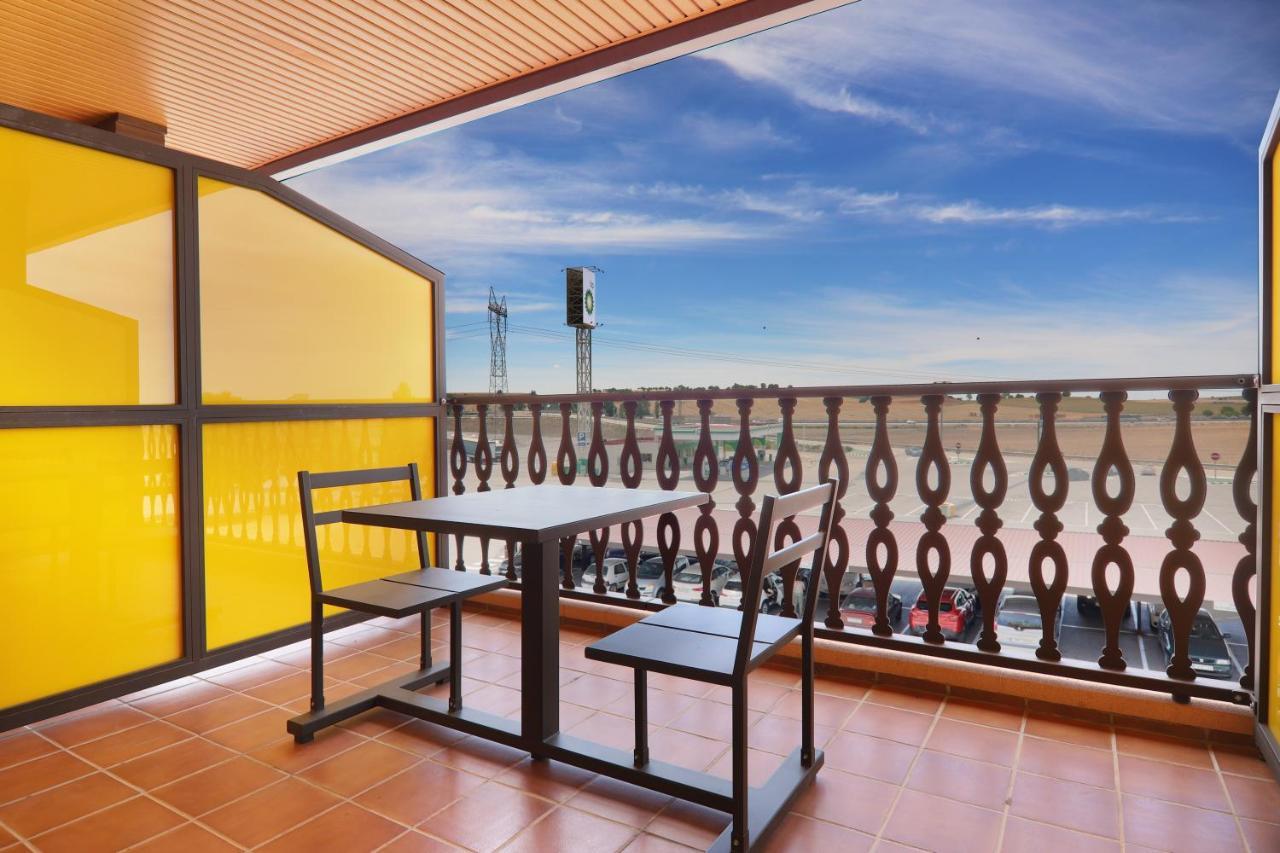 Hotel Moya Honrubia Bagian luar foto