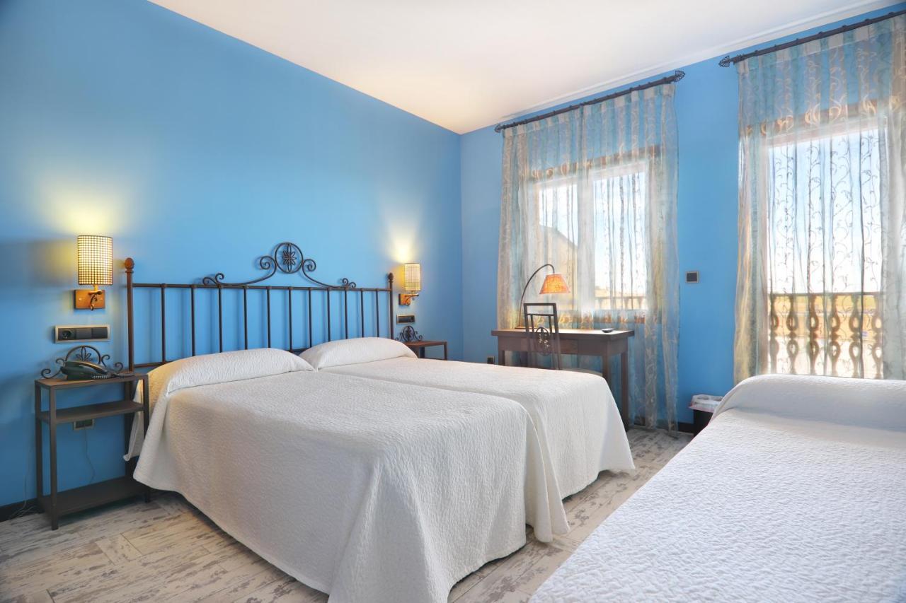 Hotel Moya Honrubia Bagian luar foto