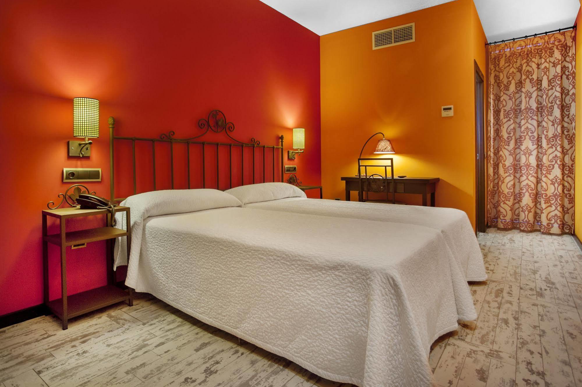 Hotel Moya Honrubia Bagian luar foto
