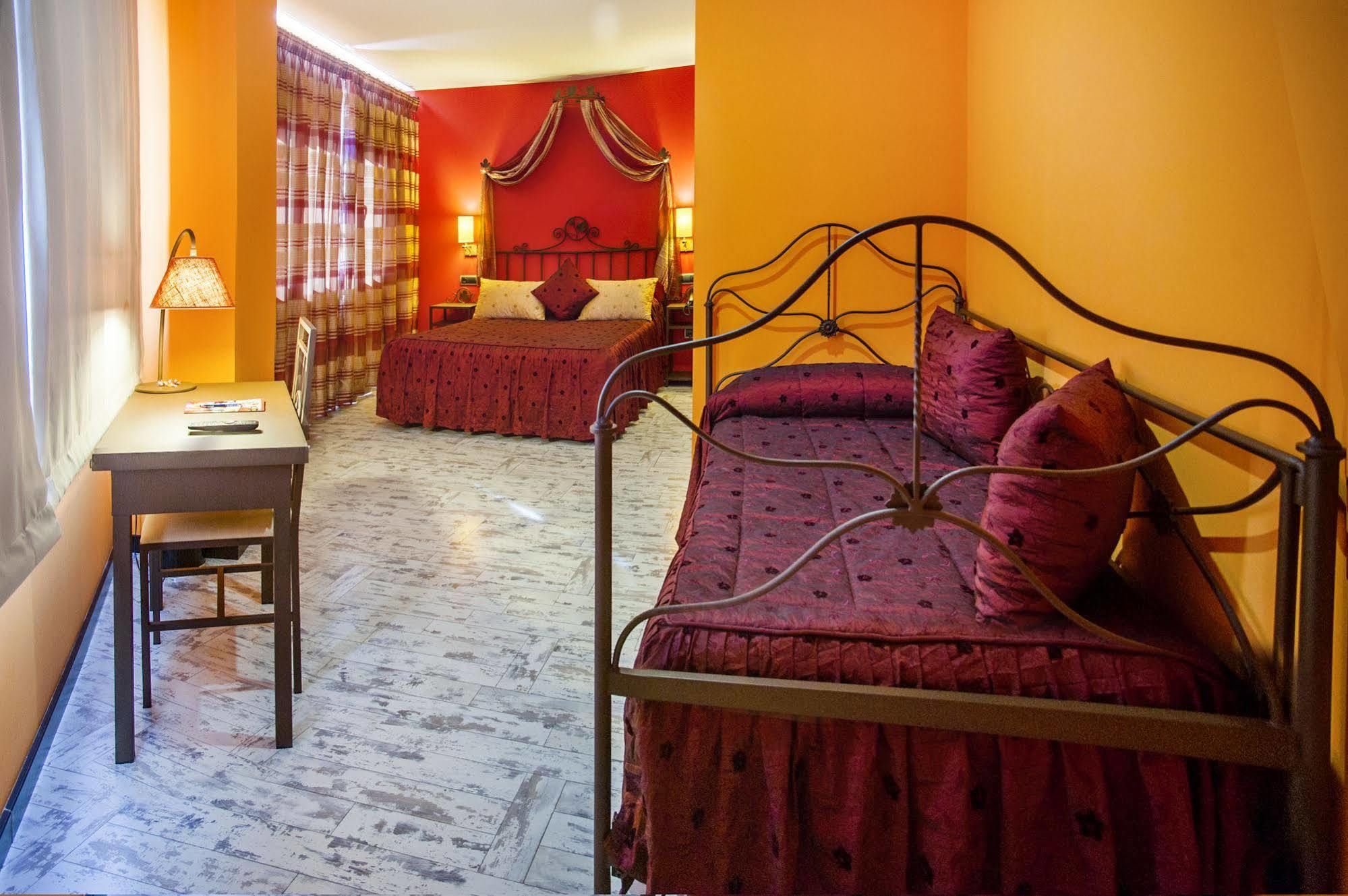 Hotel Moya Honrubia Bagian luar foto